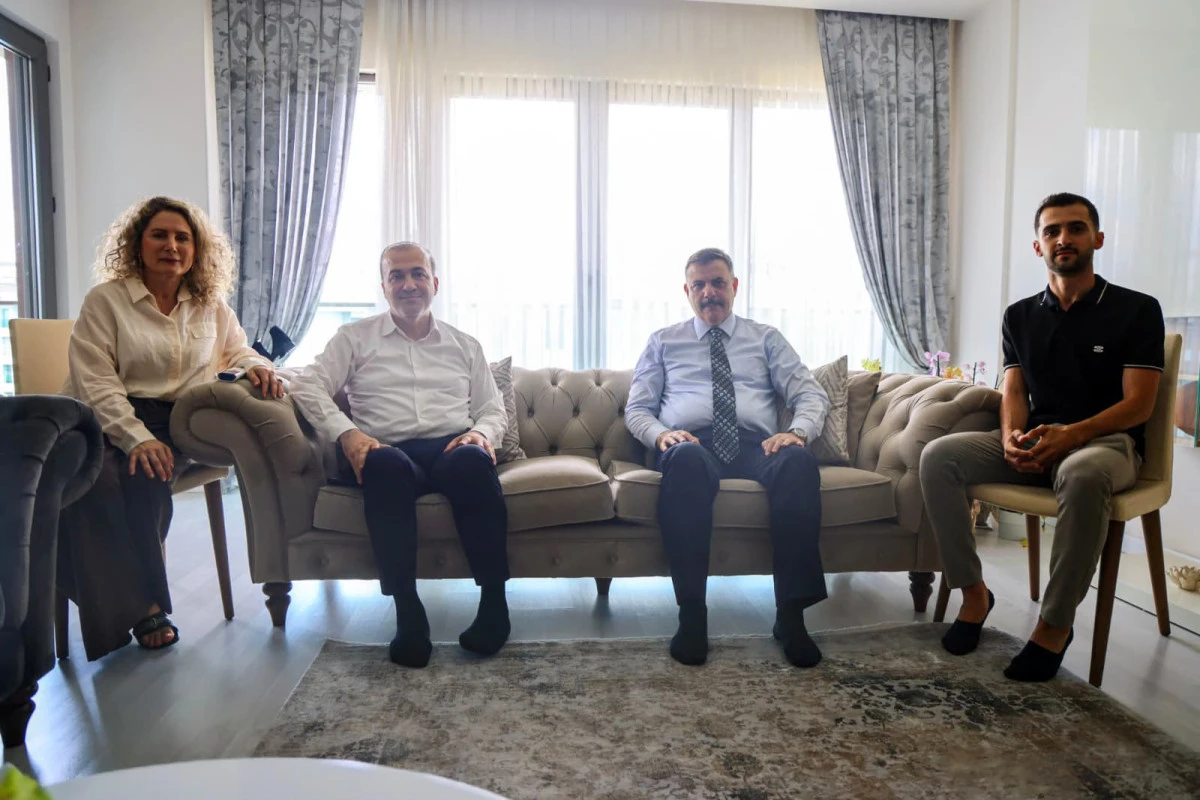 Bakan &Ccedil;ift&ccedil;i&rsquo;den Şahin Talus&rsquo;a ge&ccedil;miş olsun ziyareti