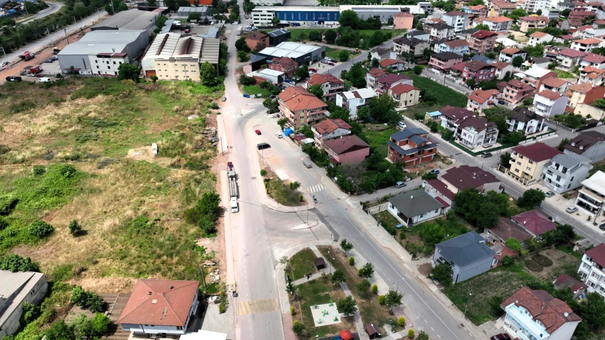 Başiskele&rsquo;de kavşak revizyonu trafiğe nefes oldu
