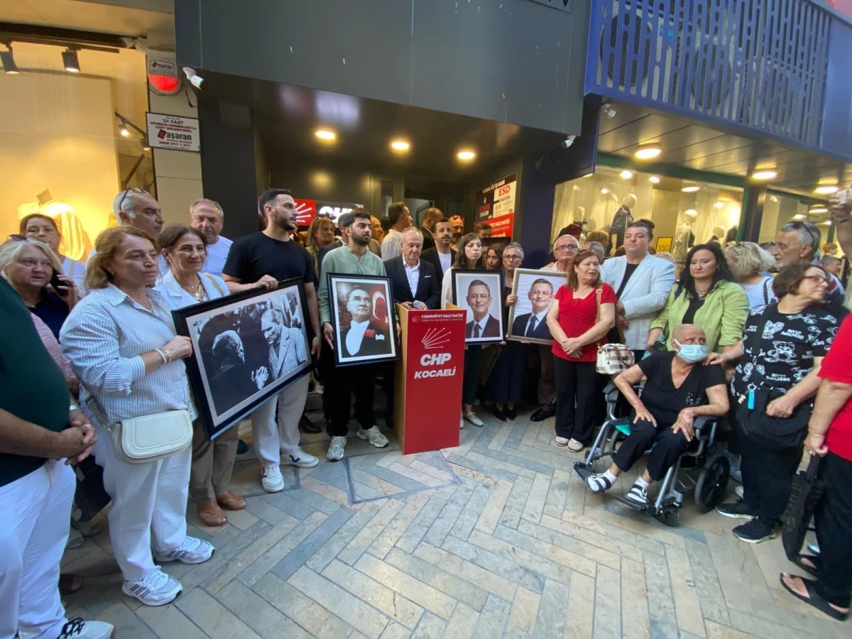 CHP Kocaeli &Ouml;rg&uuml;t&uuml;nde Toplu İstifa