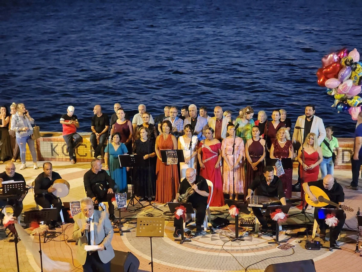 Değirmendere&rsquo;de nostalji dolu konser