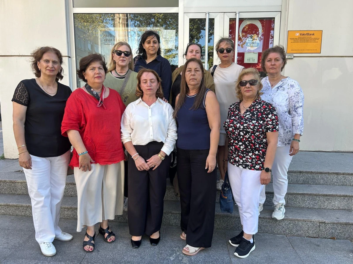 G&ouml;lc&uuml;k CHP&rsquo;de Kadın Kolları Y&ouml;netimi Topluca İstifa Etti