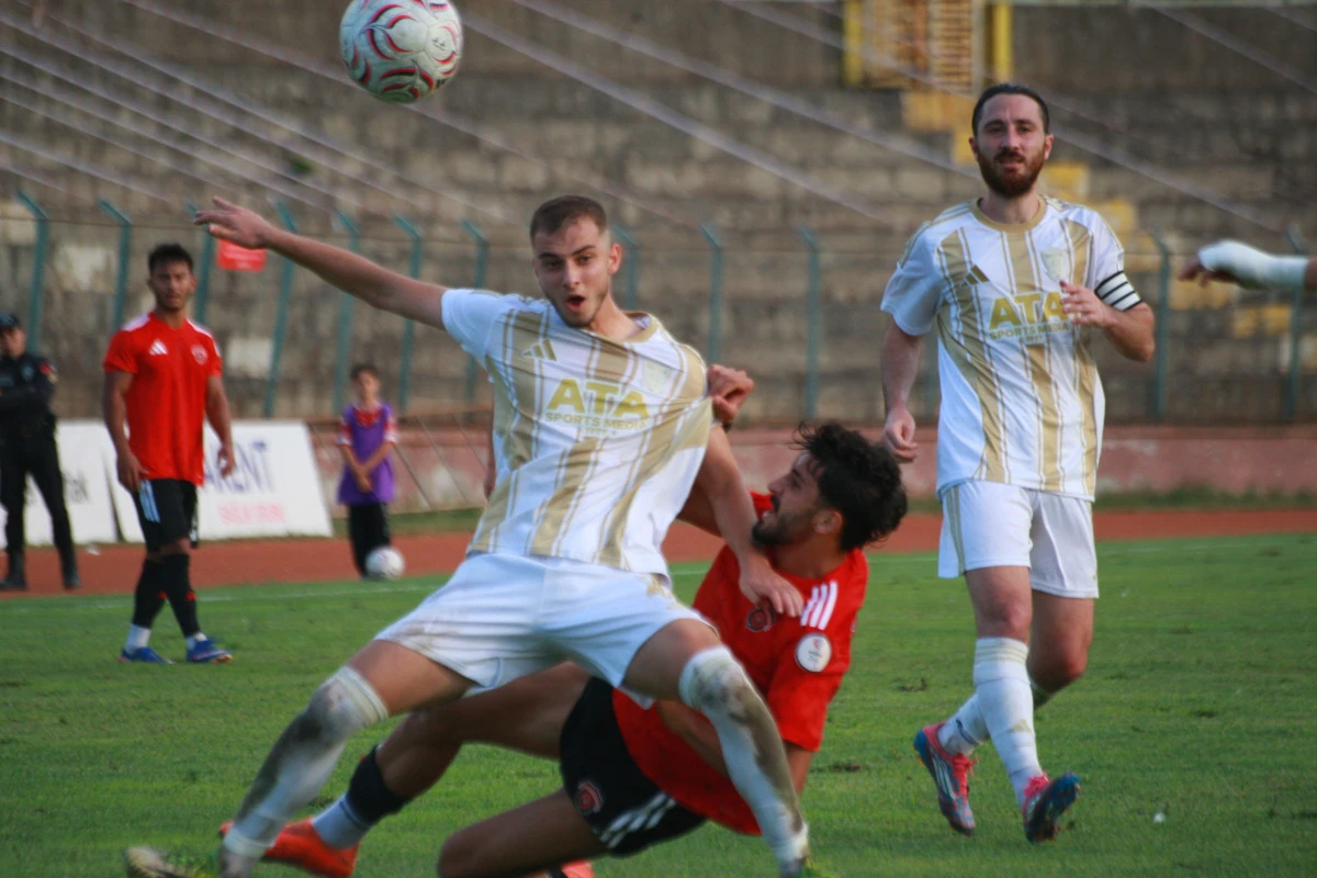 G&ouml;lc&uuml;kspor, Yalova Deplasmanında 3-3 Berabere Kaldı