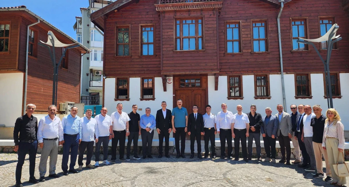 G&ouml;lc&uuml;k'te g&ouml;rev değişimi &ouml;ncesi veda programı