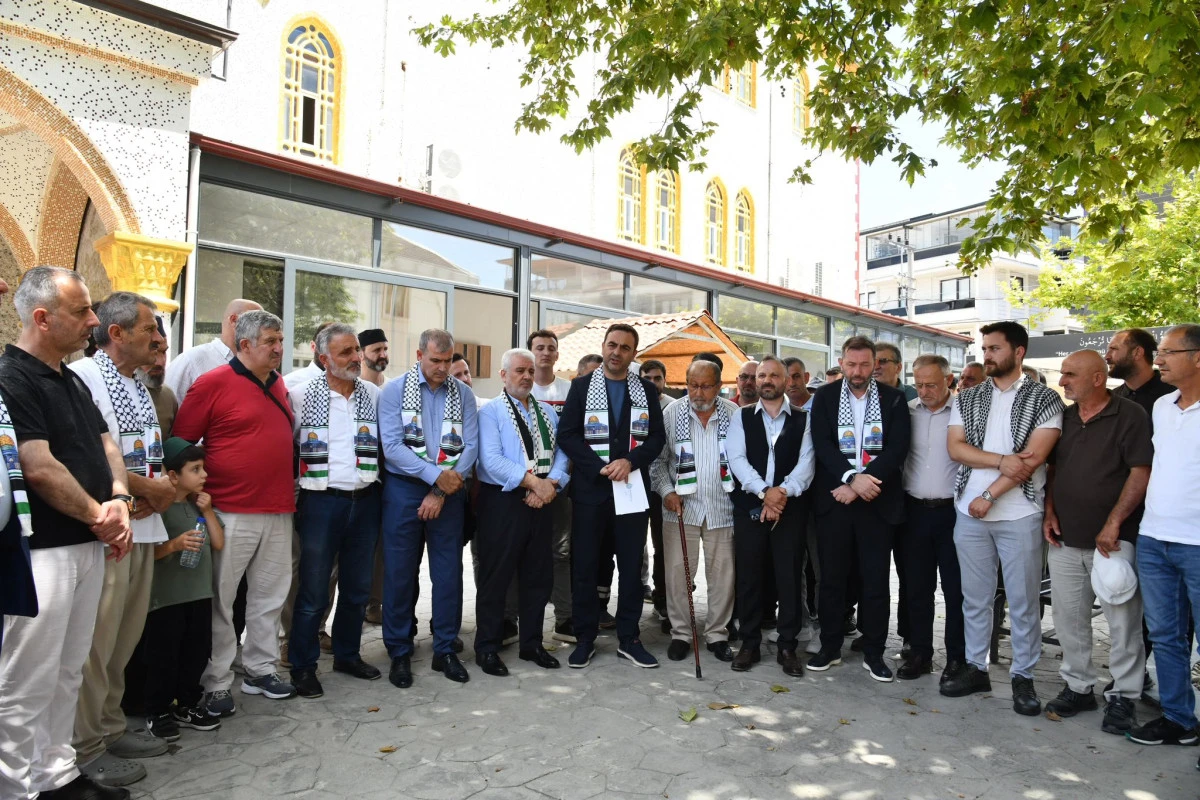 İnsanlık Gazze İ&ccedil;in Başiskele&rsquo;de Tek Y&uuml;rek Olacak