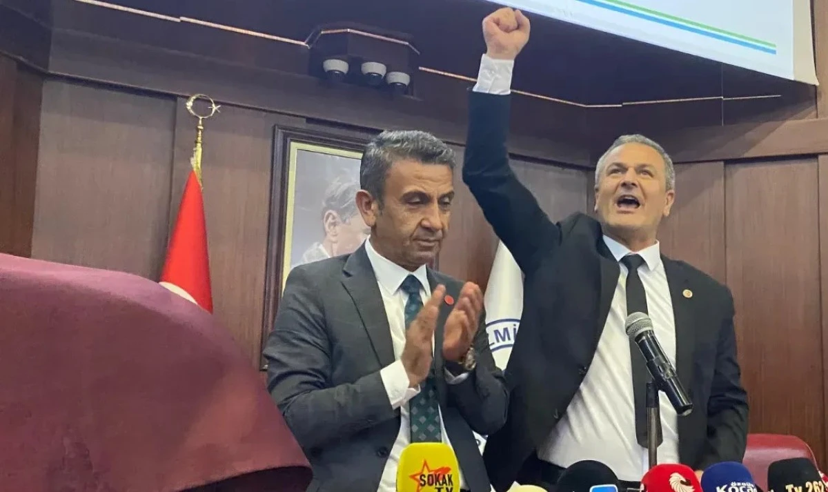 İzmit Belediyesinde Vek&acirc;let L&uuml;tf&uuml; Obuz&rsquo;da