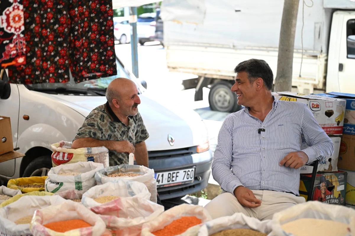 Kartepe&rsquo;de Başkan Kocaman Tezg&acirc;hları Tek Tek Gezdi
