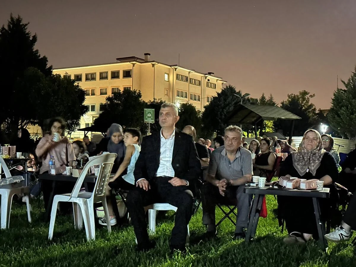 Kervansaray Arkası Park&rsquo;ta A&ccedil;ık Hava Sineması Keyfi