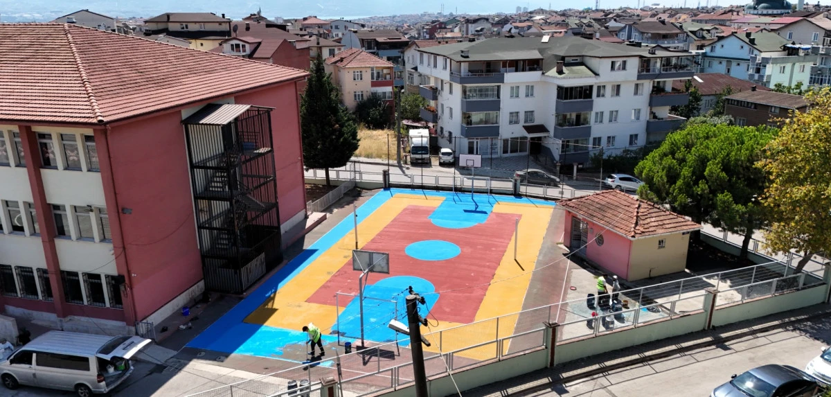 Kocaeli&rsquo;de okul bah&ccedil;eleri spor sahasına d&ouml;n&uuml;ş&uuml;yor