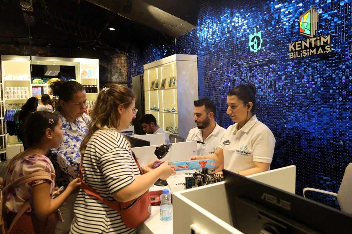 K&ouml;rfez Aqua&rsquo;da &lsquo;Hatıra Mağazası&rsquo; da &ccedil;ok sevildi