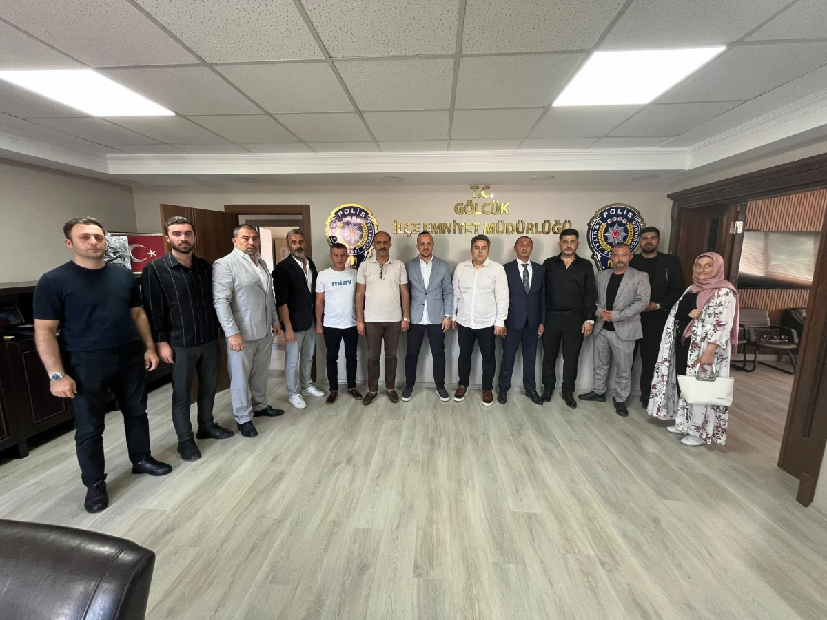 MHP G&ouml;lc&uuml;k İl&ccedil;e Teşkilatı'ndan Emniyet M&uuml;d&uuml;r&uuml; Eren Re&ccedil;ber'e Ziyaret