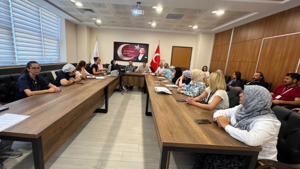 NECATİ &Ccedil;ELİK DEVLET HASTANESİ&rsquo;NDE HİZMET KALİTESİ MASAYA YATIRILDI